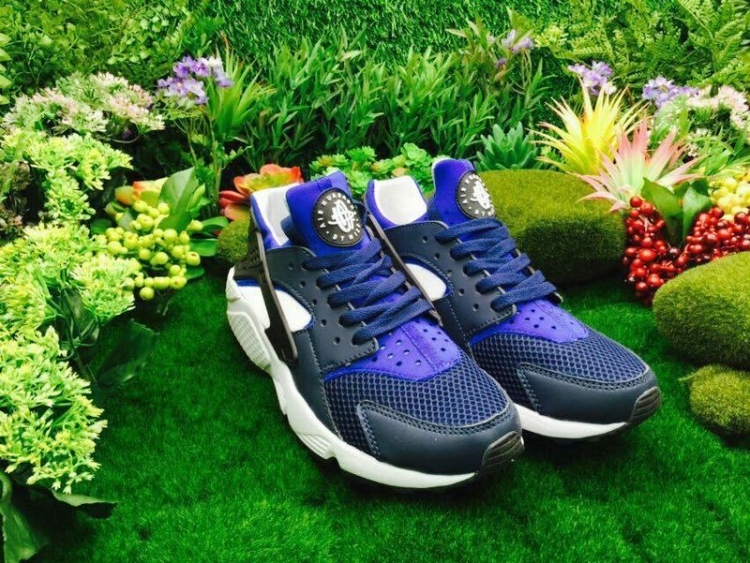  Nike Air Huarache LE 