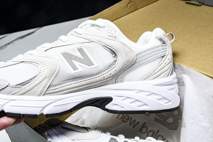  New Balance 530 MR530CE