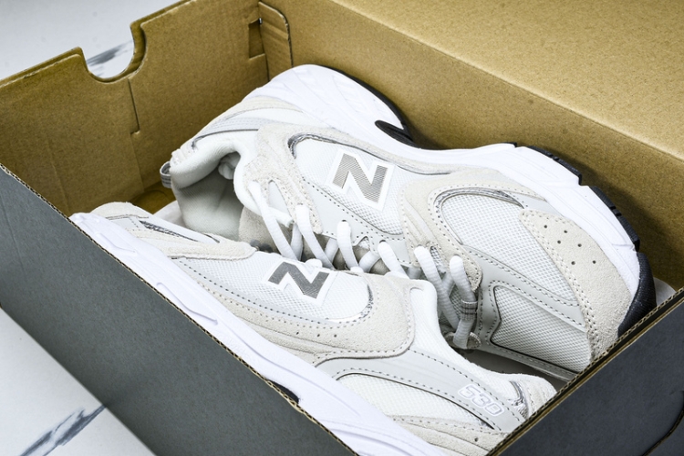  New Balance 530 MR530CE