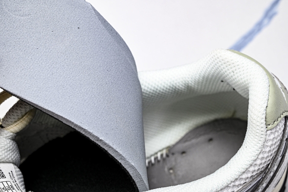 New Balance 204 U204LSWB 