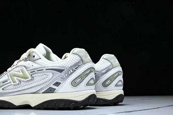 New Balance 204 U204LSWB 