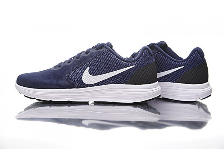 Nike Revolution 3 819300-406