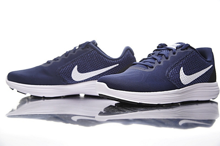 Nike Revolution 3 819300-406