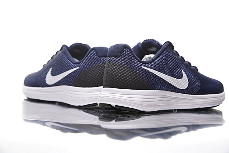 Nike Revolution 3 819300-406