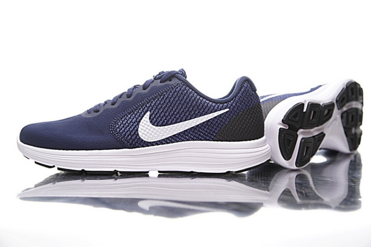 Nike Revolution 3 819300-406