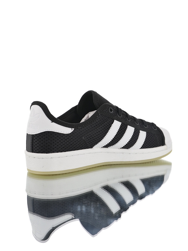 Adidas Superstar S82575