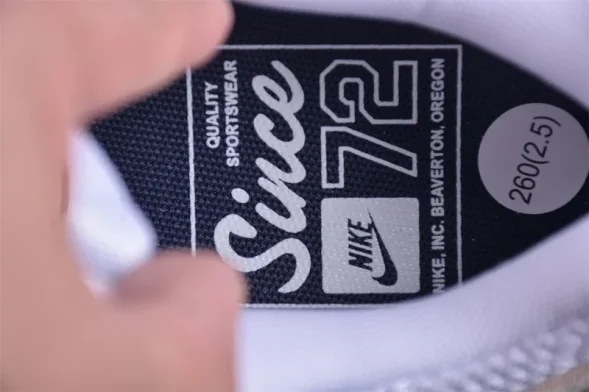 Nike Zoom Vomero 5 SP HF4259-100 
