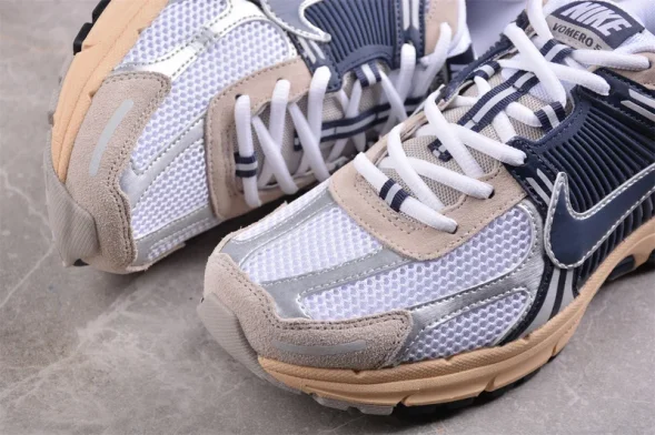 Nike Zoom Vomero 5 SP HF4259-100 