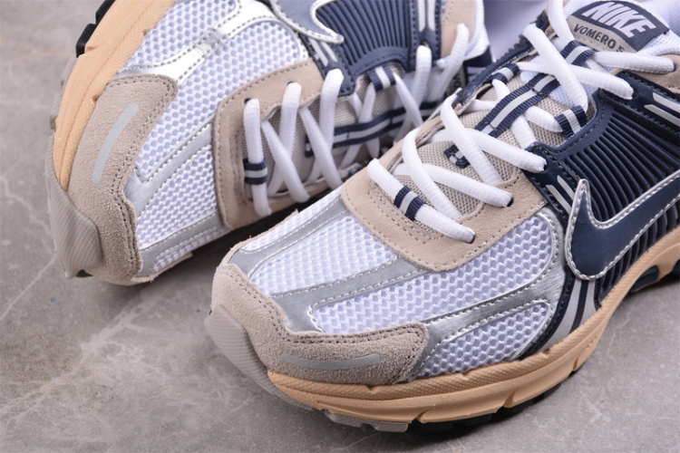  Nike Zoom Vomero 5 SP HF4259-100