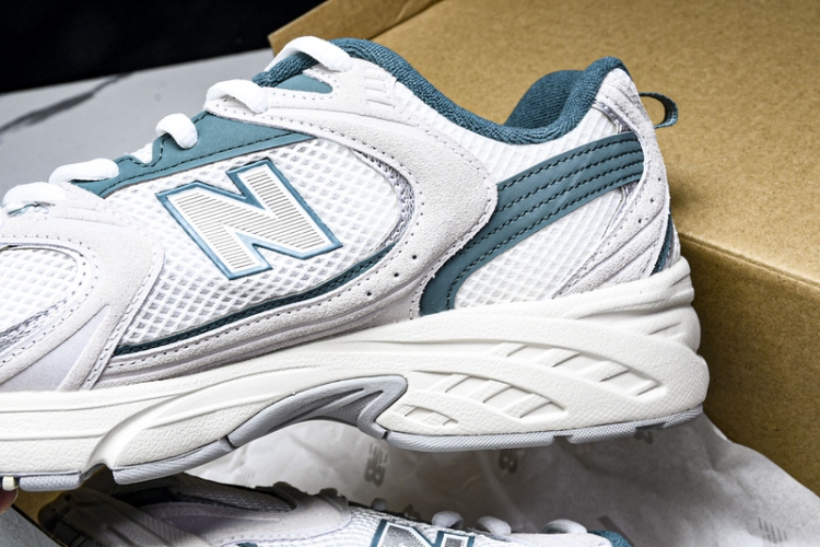  New Balance 530 MR530QA
