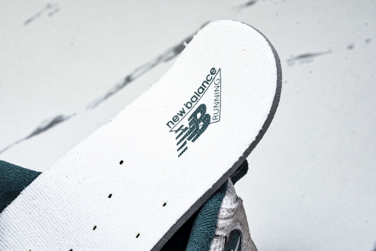  New Balance 530 MR530QA