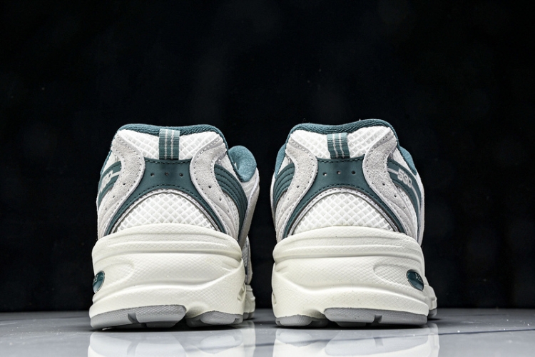  New Balance 530 MR530QA