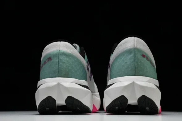 New Balance FuelCell Rebel V4 MRCELLJ4 