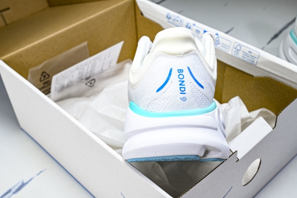 HOKA Bondi 9 1162011 WKB 