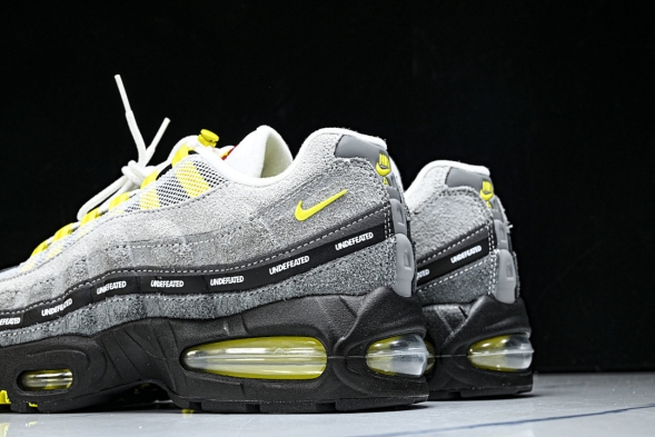 Nike Air Max 95 x Undefeated IB4523-002 