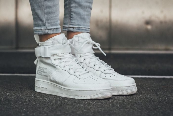 Nike SF Air Force 1 Mid QS AA6655-100 