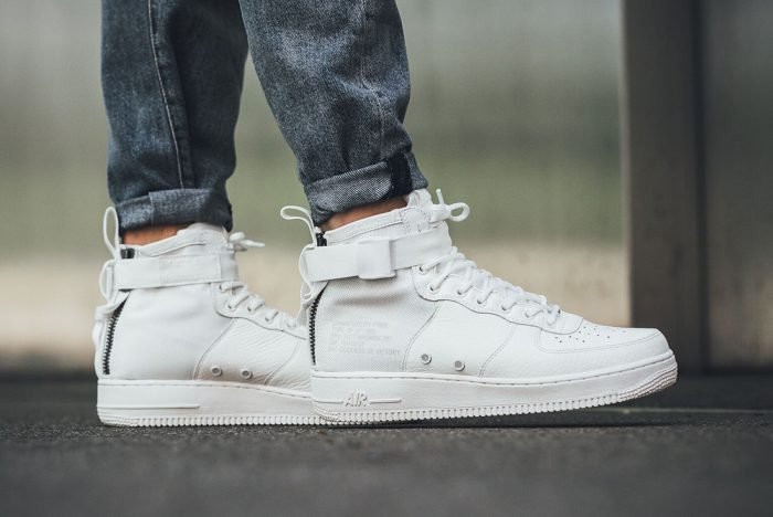 Nike SF Air Force 1 Mid QS AA6655-100