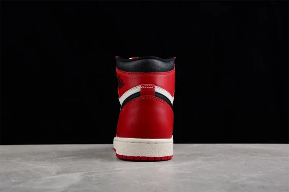 Nike Air Jordan 1 Mid Chicago Reimagined DZ5485-612 