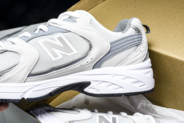  New Balance 530 MR530CB