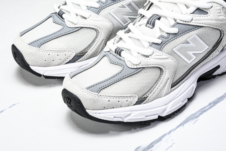  New Balance 530 MR530CB