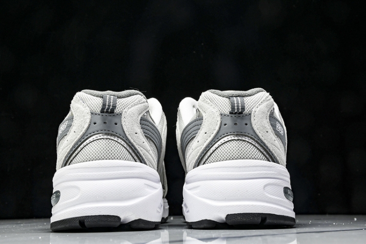  New Balance 530 MR530CB