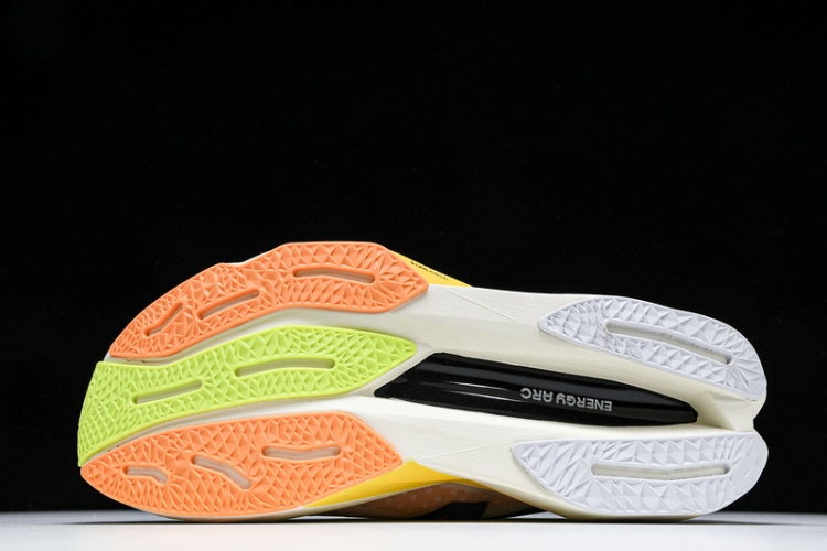  New Balance FuelCell Rebel V4 MRCELLA4