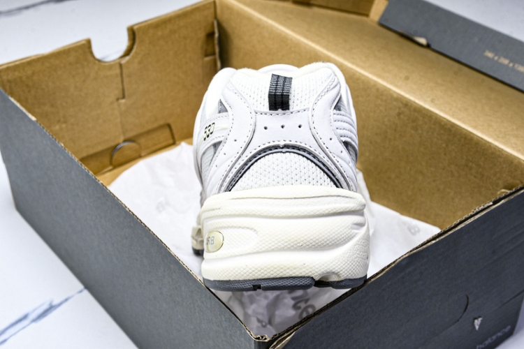  New Balance 530 MR530DG