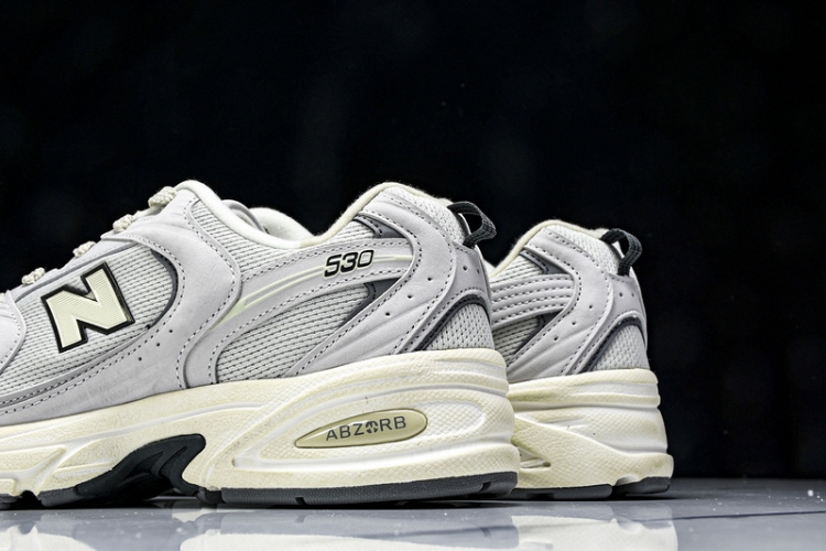  New Balance 530 MR530DG