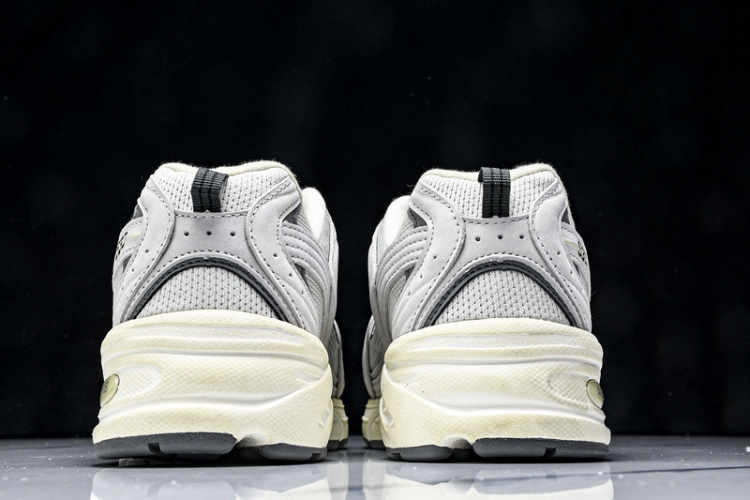 New Balance 530 MR530DG