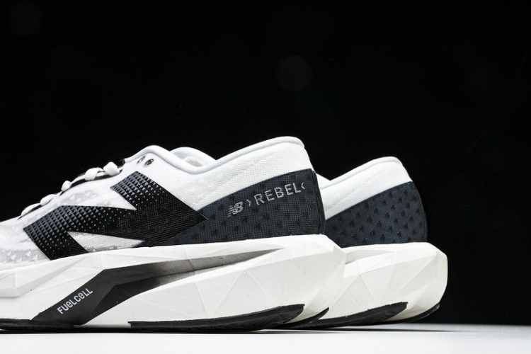  New Balance FuelCell Rebel V4 MRCELK4 