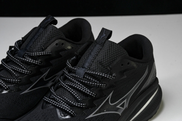 Mizuno Astro Plus D1GH240101 