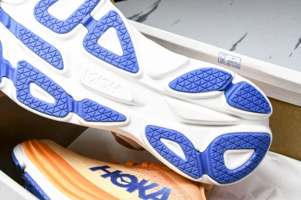 HOKA Bondi 8 1123202 IMON 