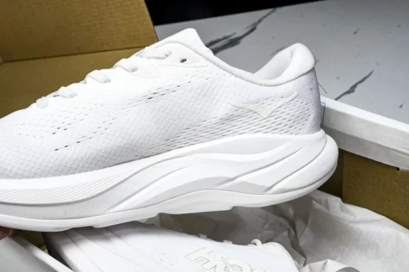 Hoka Rincon 4 1155131 WWH 