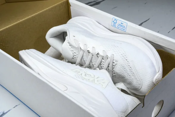 Hoka Rincon 4 1155131 WWH 