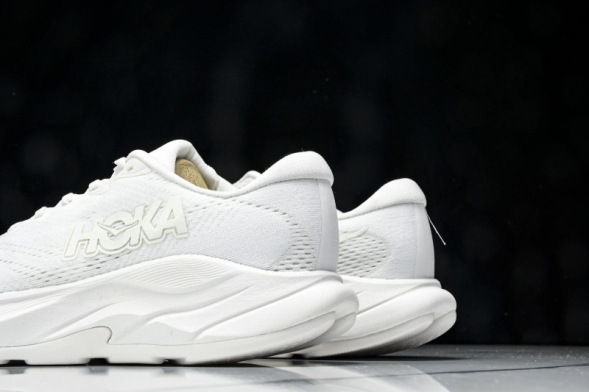 Hoka Rincon 4 1155131 WWH 