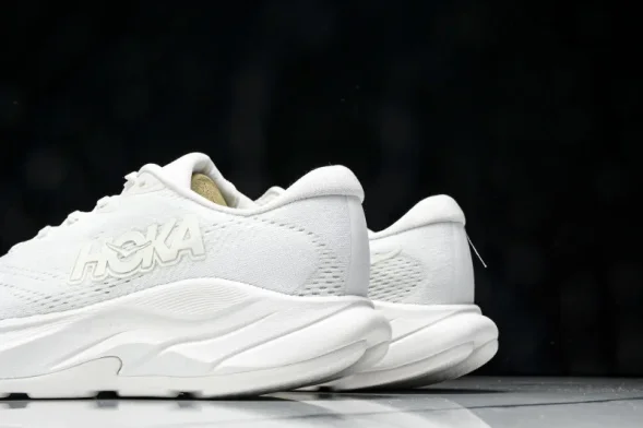 Hoka Rincon 4 1155131 WWH 
