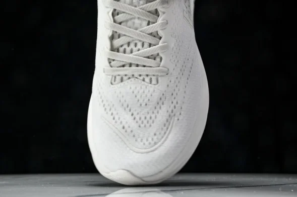 Hoka Rincon 4 1155131 WWH 