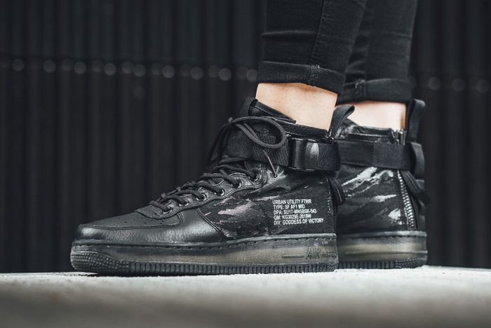 Nike SF Air Force 1 Mid QS AA7345-001