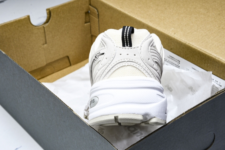  New Balance 530 MR530SH