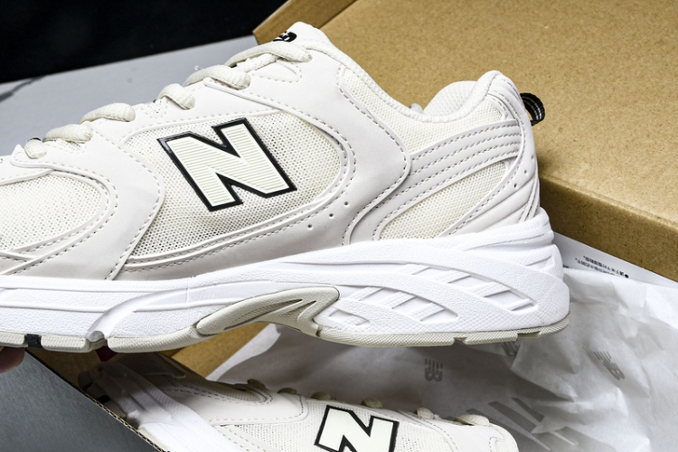 New Balance 530 MR530SH
