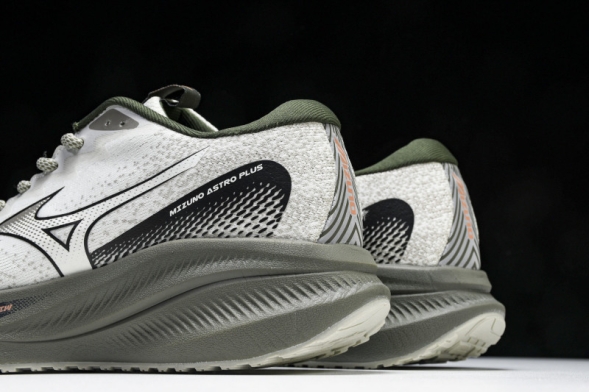 Mizuno Astro Plus D1GH240110 