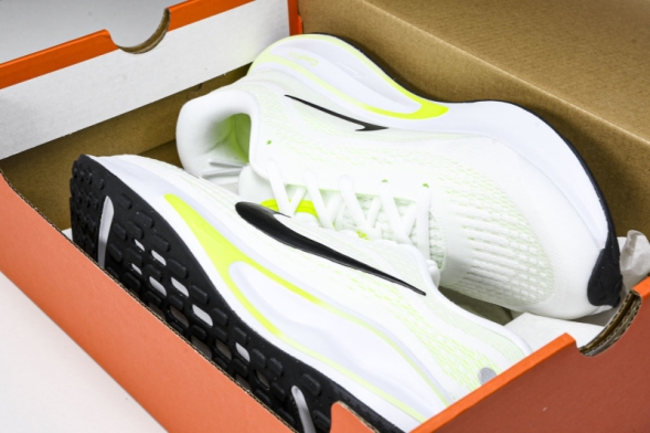 Nike Journey Run FN0228-700 