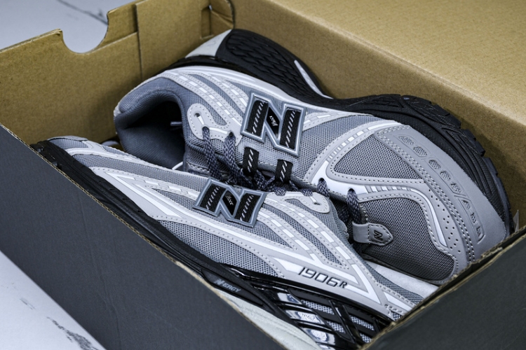  New Balance 1906 M1906RLG 
