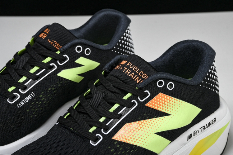  New Balance FuelCell Rebel V4 MFCXLL3