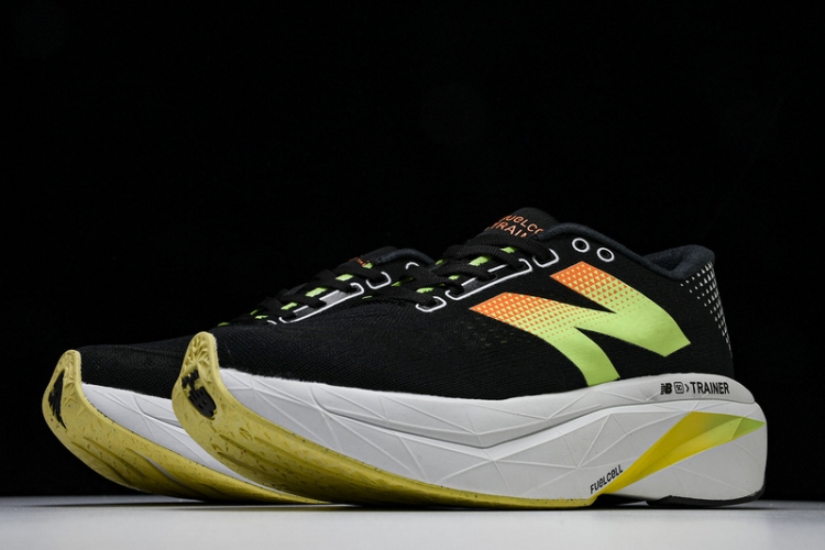  New Balance FuelCell Rebel V4 MFCXLL3