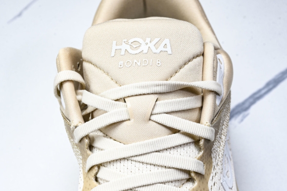 HOKA Bondi 8 1123202 SSEG 