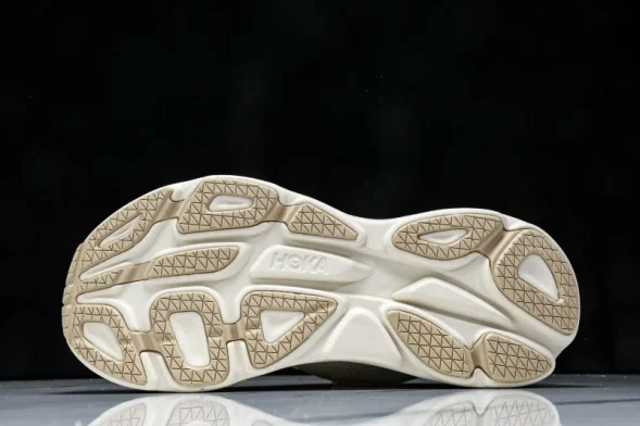 HOKA Bondi 8 1123202 SSEG 
