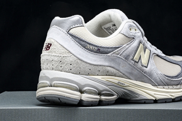 New Balance 2002R M2002RLN 