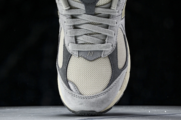 New Balance 2002R M2002RLN 