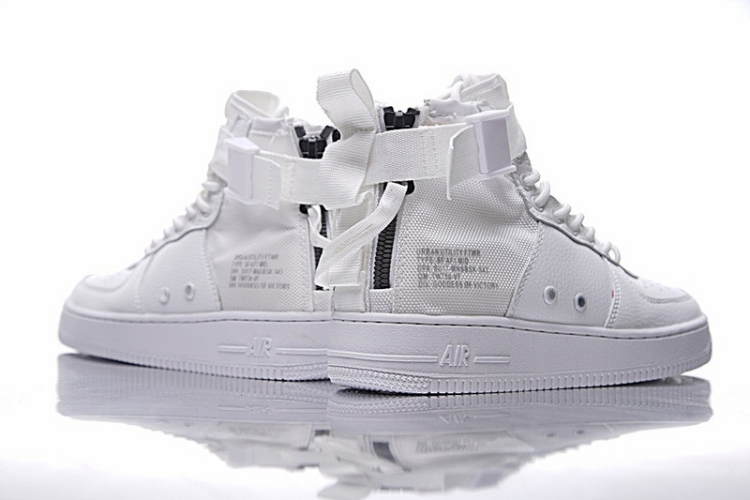 Nike SF Air Force 1 Utility Mid QS